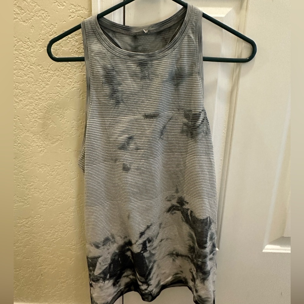Lululemon swiftly tech tank top size 10